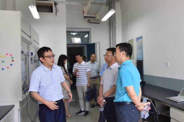 http://www.lzjtu.cn/__local/5/B3/AA/4146D9C174FF615BD0620F88AC8_A3B13B5B_EAD4.jpg